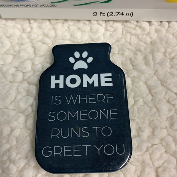 Pawty Animals Furry Friends 6Pc Gift NEW 2 Bowls Harness Kong Toy Banner Magnet - Picture 11 of 12